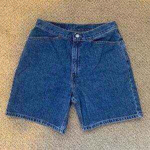 VTG Levi’s Denim shorts size 12